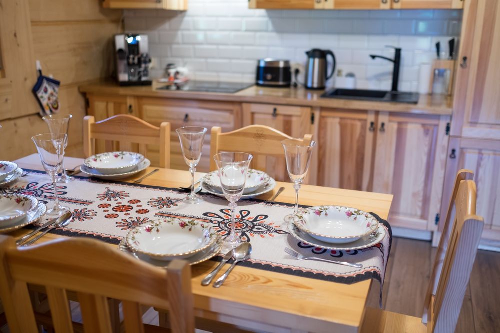 Drewniany domek w górach, Święta Bożego Narodzenia, sauna jacuzzi