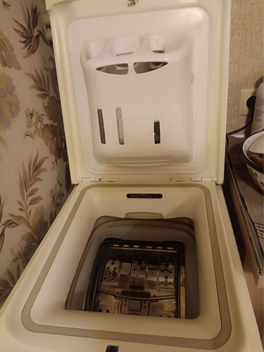 Продам стиральную машинку Whirlpool