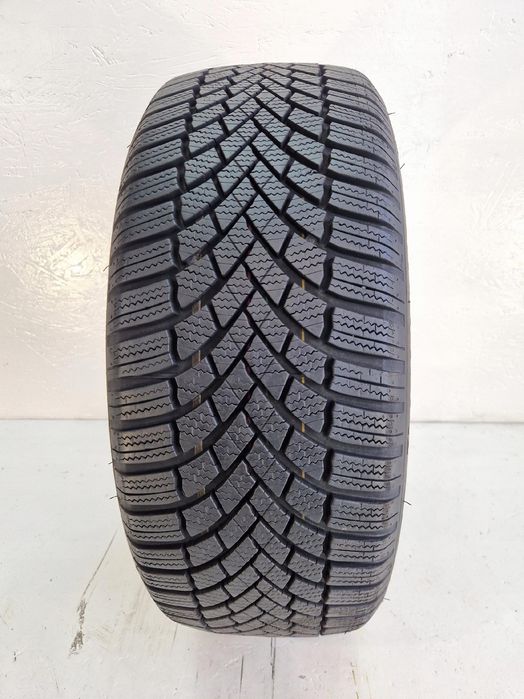 Opona Bridgestone Blizzak LM005 205/50r17 93H
