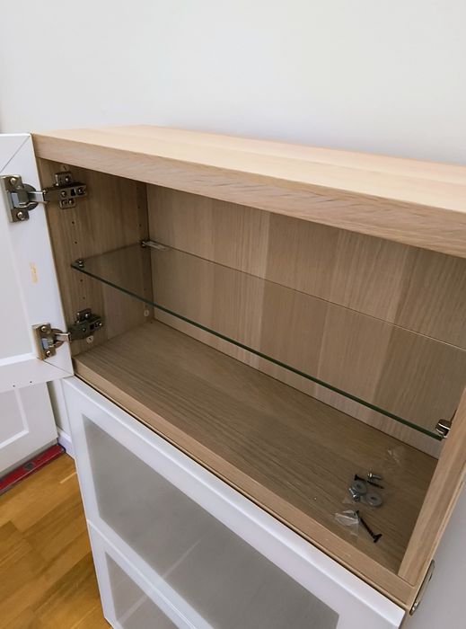 IKEA BESTA szafka wiszaca, szklany front, stan BDB, 60x38x22