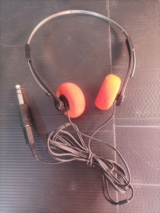 Vintage Headphones64729953060867120