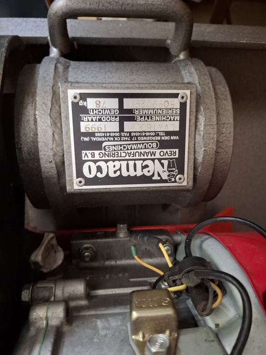 Placa Vibratória marca Nemaco