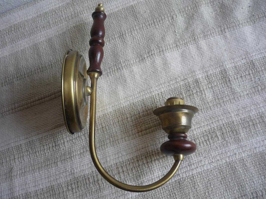 Aplique em latão e madeira para 1 lampada