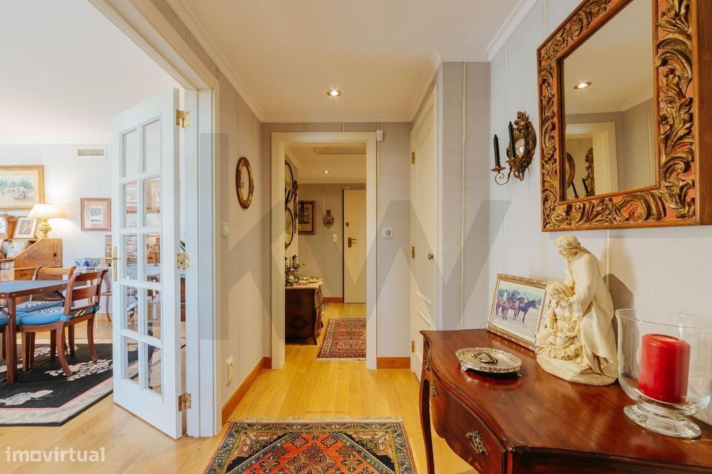 Apartamento no Monte Estoril, com terraço a sul em condomínio de de Pr
