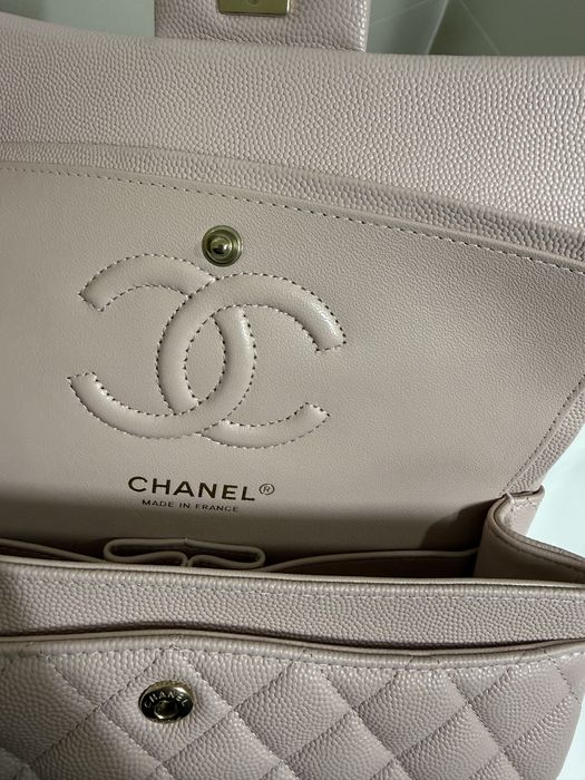 Chanel Classic Flap – Rosa claro – Pele caviar – Excelente estado