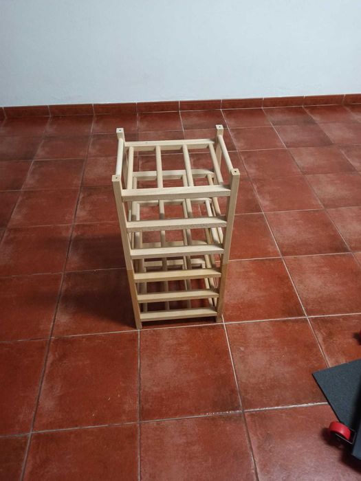 Garrafeira Ikea 2 andares