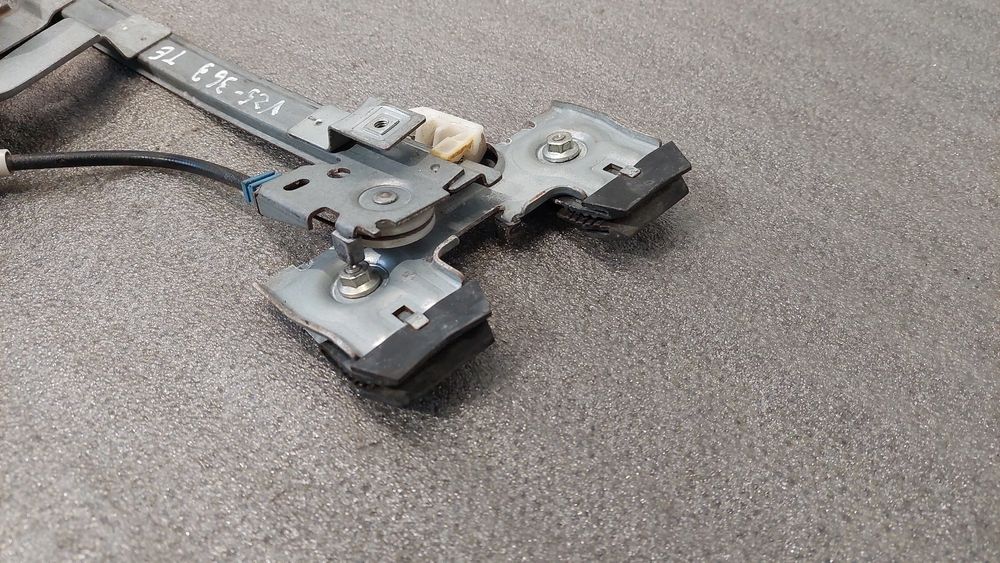 Elevador vidros trás esquerdo SKODA Octavia I Break (1U5)