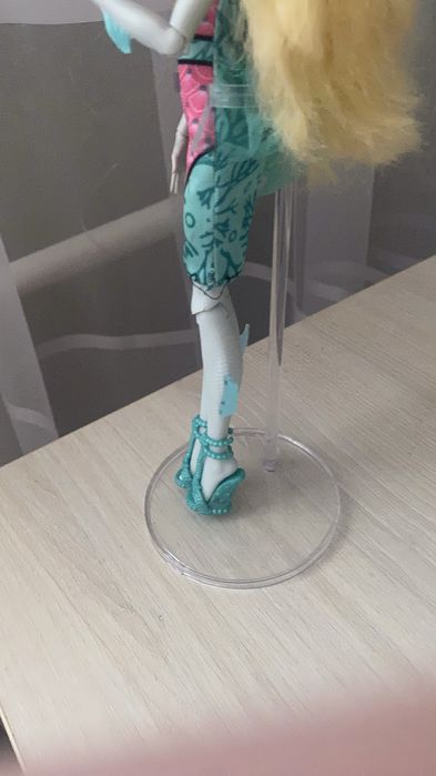 Підставка тримач для ляльок