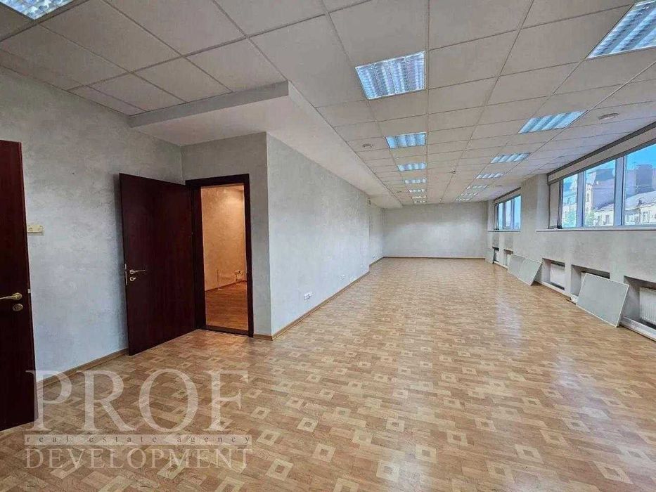 Оренда офісної будівлі в центрі Києва (1300 м2)
