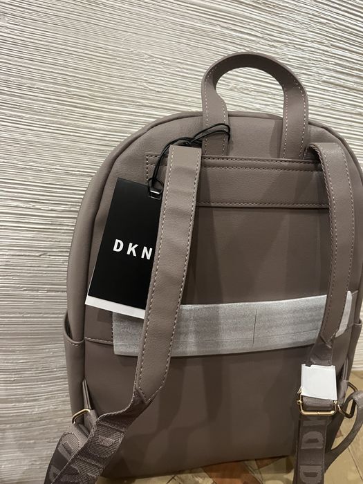 Новий Оригінал DKNY NYC Backpack з США (Macy’s). Колір Ash/Taupe