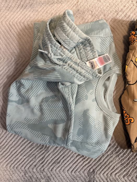 Długie spodnie chłopięce – 8 sztuk – rozmiar 140 – mix firm (Sinsay)