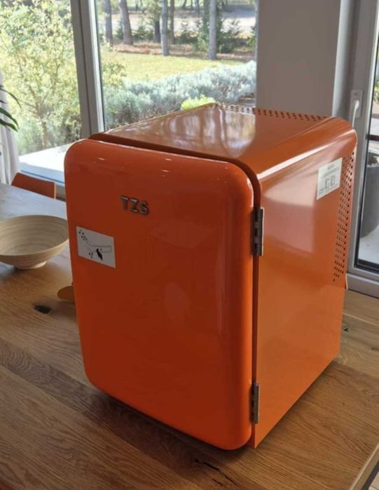 Lodówka FIRST AUSTRIA 40L pomarańczowa nowa