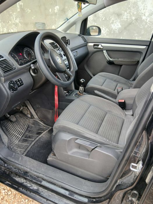 Volkswagen Touran — fotografia 3