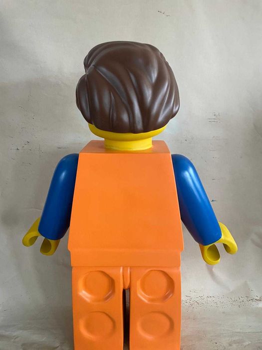 LEGO Emmet Gigante 1,35m | Figura Decorativa The LEGO Movie