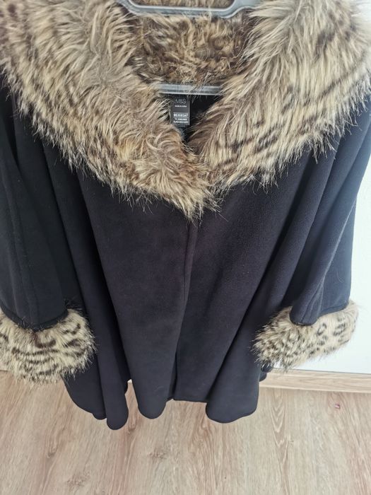 Peleryna z korzuszkiem