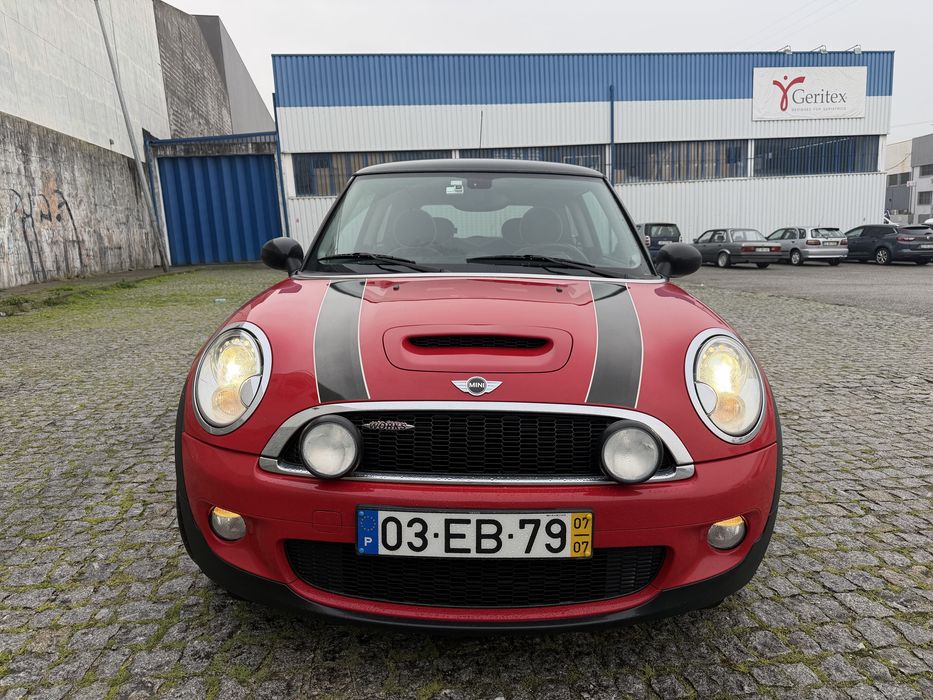 Mini cooper S com Kit Original JCW instalado!