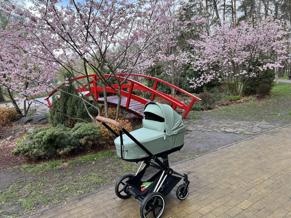 Продається коляска Cybex e-Priam + прогулянковий текстиль 2в1