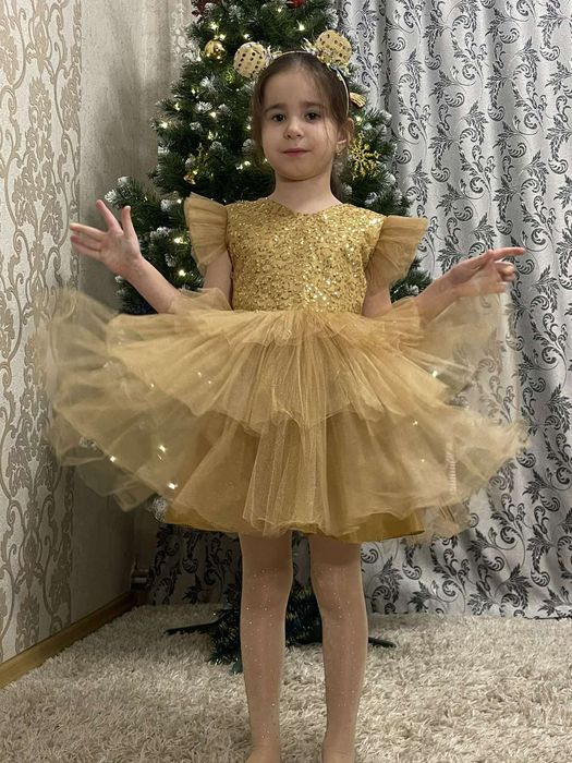 нарядні платтячка сукні на Сніжинки ,Мандаринки,Зірочки та інші