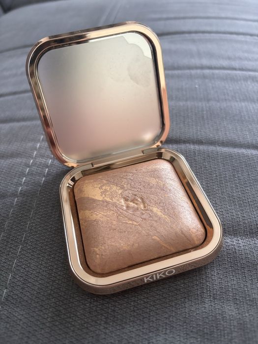 Bronzer prasowany