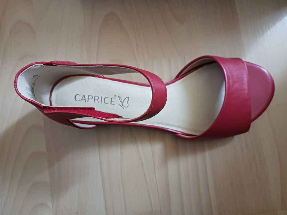 Wygodne sandały damskie Caprice, rozmiar 39, czerwony, niski klocek