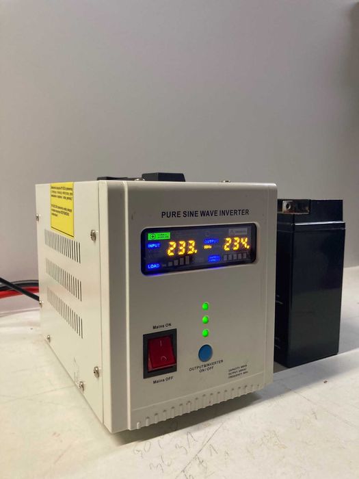 Zasilacz awaryjny UPS z akumulatorem