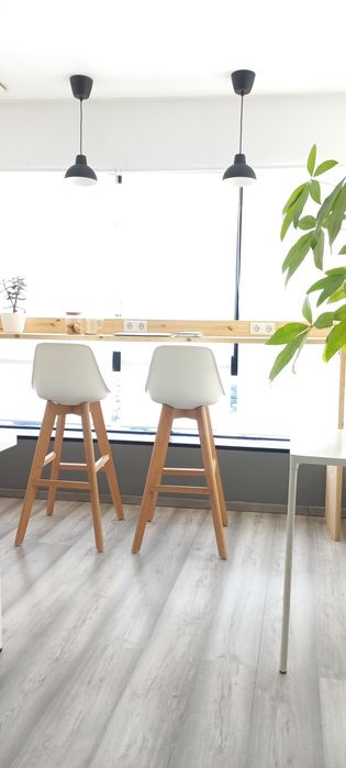 Banco alto estilo nórdico