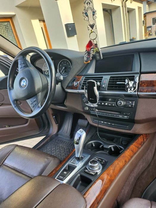 BMW X5 SUV rok 2012;kolor ciemno szary