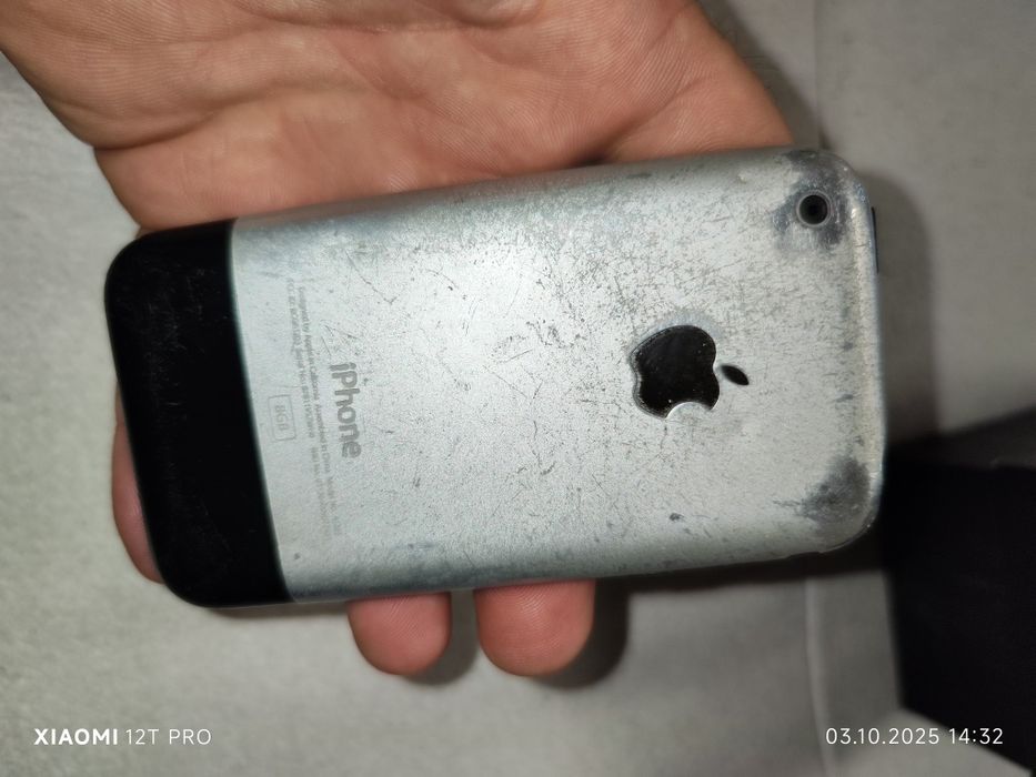 Продам Apple Iphone 2g 8 gb