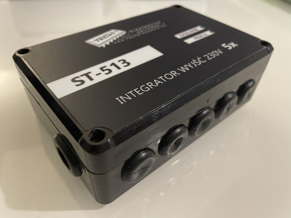 TECH Integrator wejść ST-513 czarny