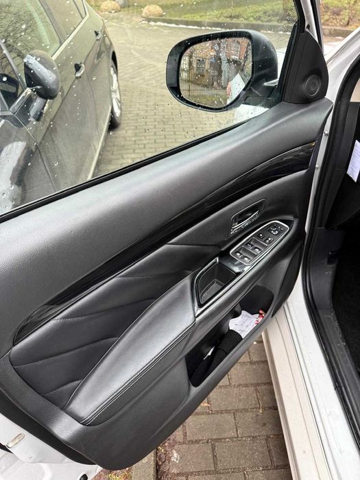 Mitsubishi Outlander PHEV • 2015 • Benzyna 2.0