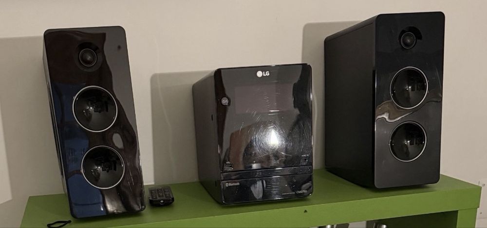 Colunas de Som LG Micro Hi-Fi CM2760.