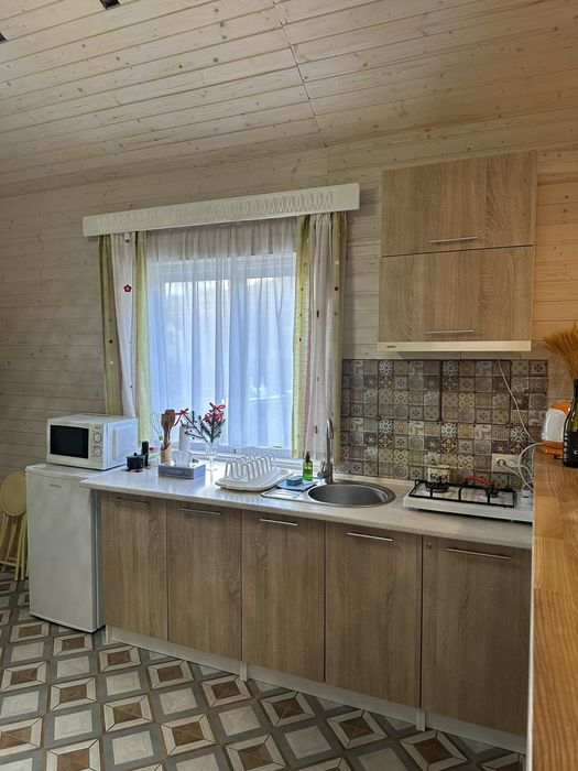 Котедж біля лісу