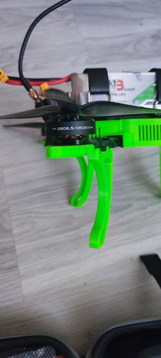 Продам Квадрокоптер FPV ціну уточняйте