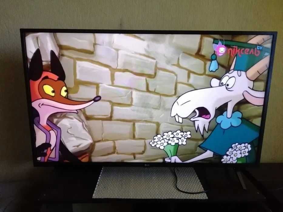 Телевизор LG 43UM74507LA отличный Smart TV – в отличном состоянии