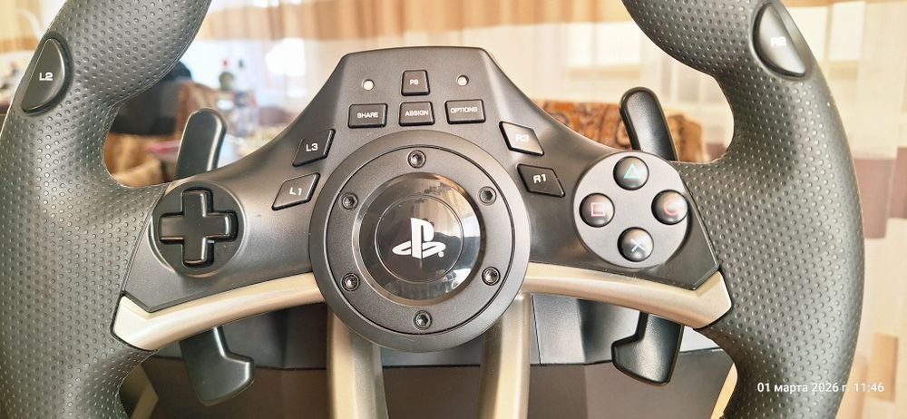 Продам игровой руль.