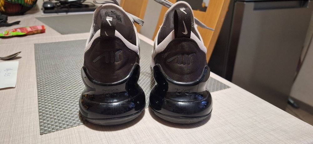 Nike Air Max 270 beżowe 40 — stan jak nowe