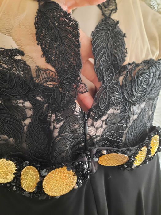 Vestido Único em renda de festa