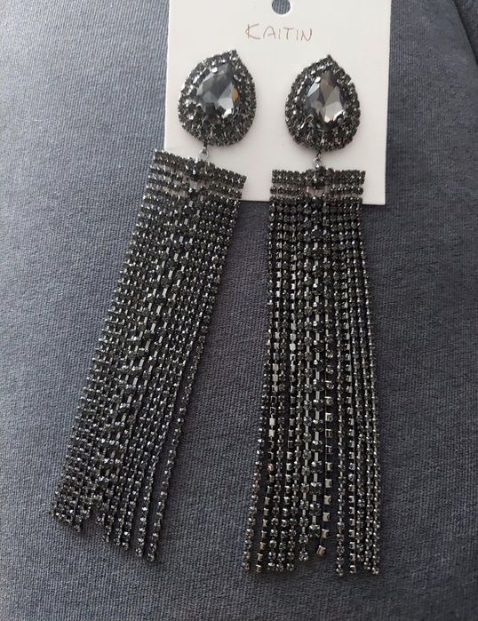 Długie za obojczyk bogato zdobione kolczyki czarne cyrkonie kryształy