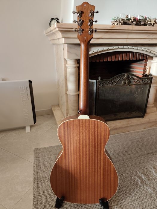 Guild guitar solid top