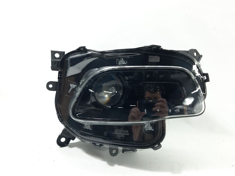 Фара передня права (галоген) Jeep Cherokee KL 2014-2018 68102846AE