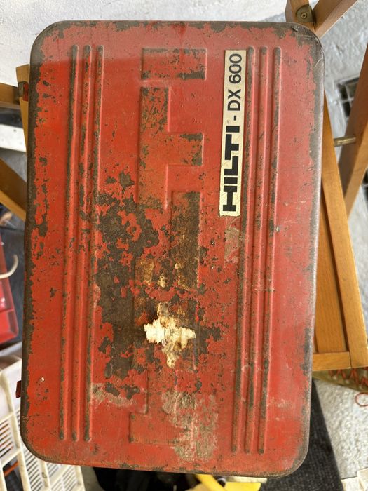 Osadzak Hilti dx 600