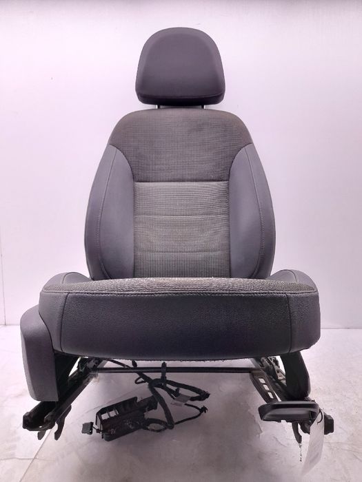 Banco frente direito OPEL Insignia A (G09)