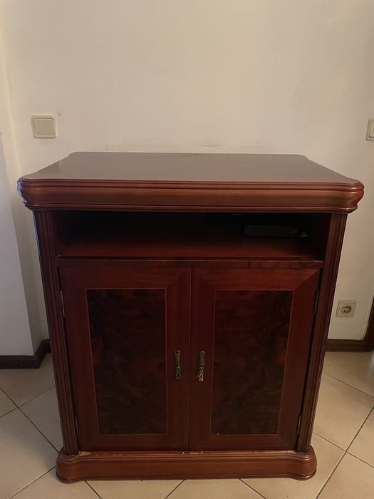 Móvel de apoio a TV