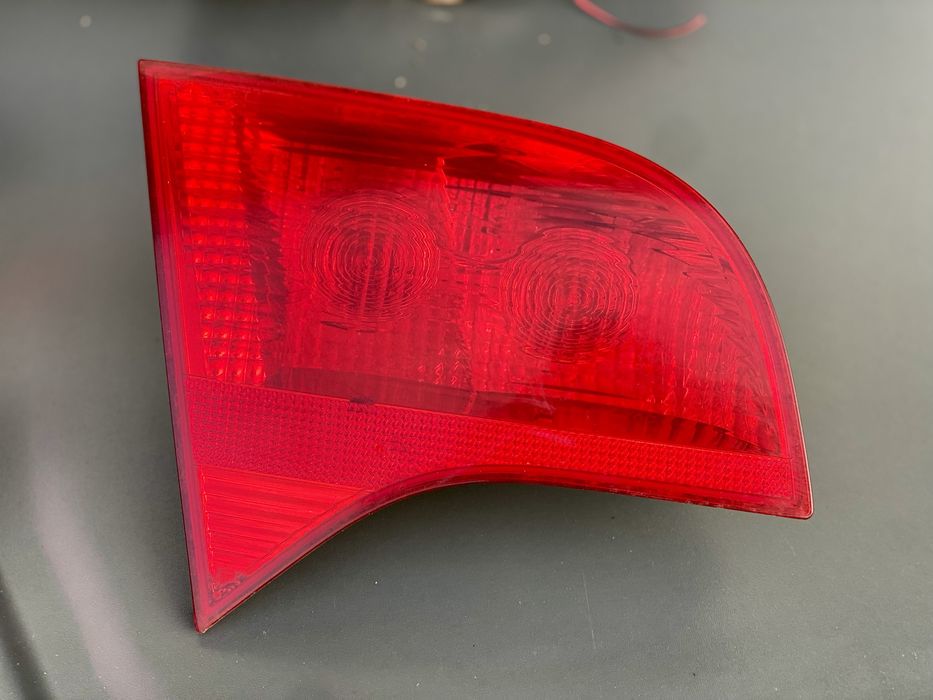 Задні фонарі стопи фари Ауді А4 Б7 Audi A4 B7 в ляду в кузов універсал