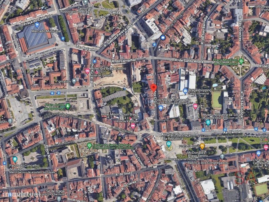 Apartamento T1 com varanda em prédio novo no centro histórico de Br...