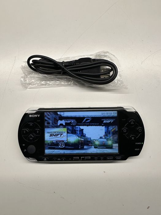 Psp-3004 + carregador + jogo