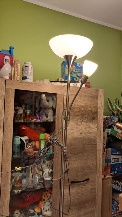 Lampa podlogowa reguliwana