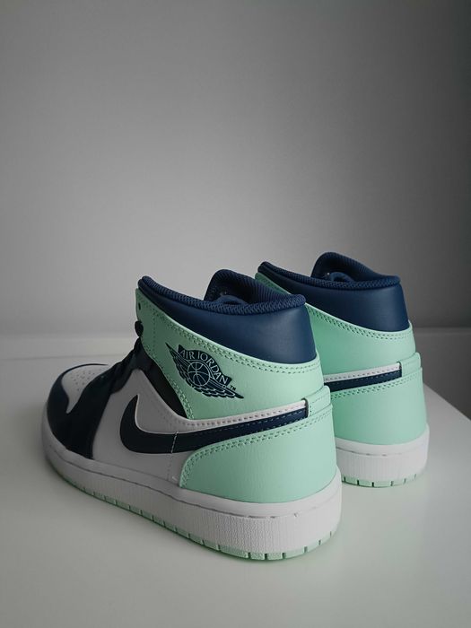 Buty Jordan 1 Mid Mystic Navy Mint Foam rozmiar 40,5 wkładka 25,5 cm