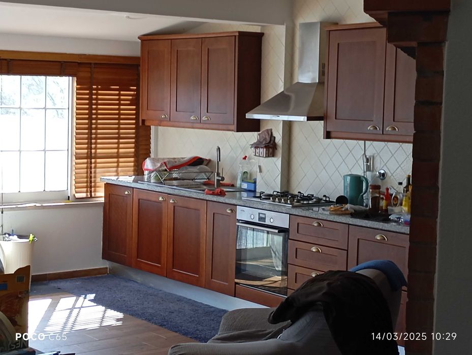 Quinta em sitio idílico e soalheiro. Grande terreno agrícola e rural.