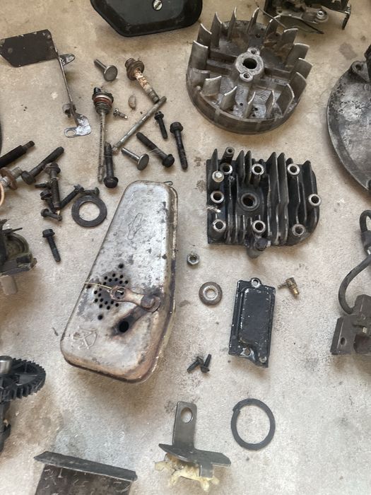 Запчастини газонокосарки  Briggs & Stratton 450 Серія